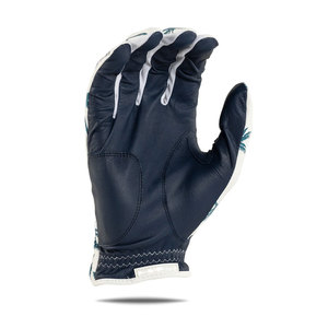 Gants de golf fabriqués au Pakistan, conçus pour le confort et le contrôle, utilisant un tissu doux et flexible pour les séances sur le parcours. - Product Image 2