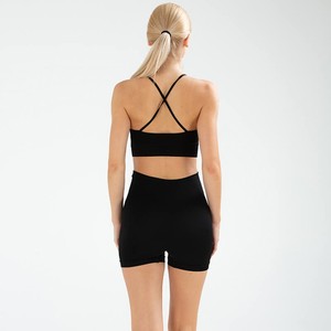Conjunto de Sujetador Deportivo y Pantalones Cortos con su Logotipo y Marca Personalizados como Servicio OEM - Product Image 5