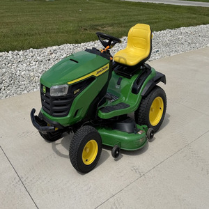 Tracteur de jardin hydrostatique John Deere S170 2021 de 24 CV avec plateau de 48 pouces, tondeuse à gazon à vendre - Product Image 1
