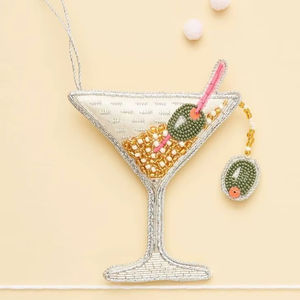 Charmes en perles avec broderie faits à la main par des designers londoniens pour les fêtes, commandes en gros bienvenues - Product Image 1