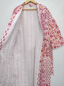 Patchwork diseño acabado rayas algodón Kantha chaqueta acolchada Unisex hecho a mano cosido a mano ropa de dormir ecológica - Product Image 4