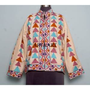 Veste matelassée en velours pour femme, brodée à la main, motif floral Suzani, 100% coton, tissu tissé, écologique, rapide - Product Image 1