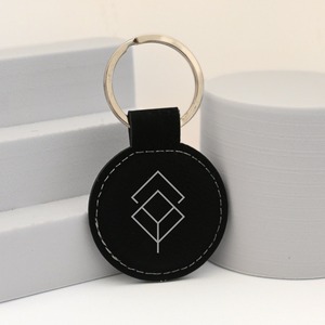 Porte-clés en cuir personnalisé de style vintage durable, porte-clés promotionnel d'entreprise avec forme ovale, initiales gravées - Product Image 2
