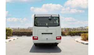 Camioneta 2024 con Motor de 4.5L de Aspiración Natural, Caja de Cambios Automática, Tracción en las Cuatro Ruedas, Volante a la Izquierda, Asientos de Cuero, Neumáticos R17, Euro IV - Product Image 3