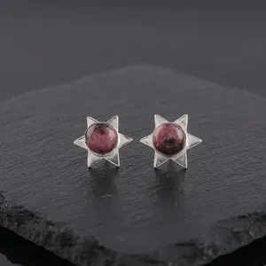 Boucles d'oreilles Niharika Gems, élégantes et tendance, faites à la main, en rhodonite noire, plaquées argent 925, pour femmes. - Product Image 5
