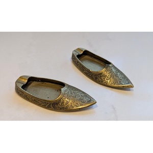 ที่เขี่ยบุหรี่รองเท้าโลหะทนทานพร้อมโครงสร้างที่แข็งแรงรับประกันอายุการใช้งานที่ยาวนานและการใช้งานที่เชื่อถือได้ในสภาพกลางแจ้ง - Product Image 1