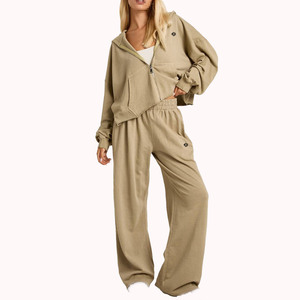 Conjunto de Sudadera Corta con Cremallera y Pantalones Deportivos de Corte Holgado para Mujer, Ropa Deportiva de Felpa Suave para Venta al por Mayor de Marca Privada - Product Image 1