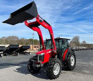 Tracteur à roues Massey Ferguson 4707 75HP 4WD avec moteur AGCO Syncro Shuttle et chargeur FL3522 Tracteur agricole utilitaire automatique - Product Image 6