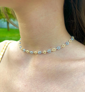 Collar con cuentas de flores hecho a mano, idea de regalo para ella, regalo de joyería minimalista, pulsera de flores estética para novia, regalo de cumpleaños - Product Image 1