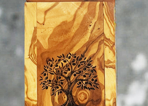 Boîte porte-bouteilles carrée vintage en bois d'olivier massif, écologique, emballage haut de gamme pour bouteilles d'huile d'olive extra vierge, utilisation à domicile ou au bar - Product Image 4