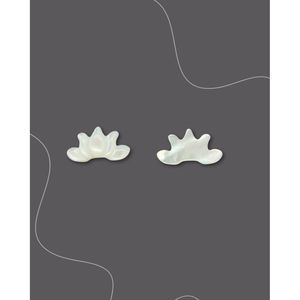<b>Lotus</b> White MOP Jewelry Findings and Components - Product Image 1