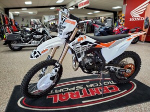 รถมอเตอร์ไซค์วิบาก KTM Kayos T2 รุ่นใหม่ล่าสุด เครื่องยนต์ 250 ซีซี ระบบระบายความร้อนด้วยอากาศ สำหรับผู้ใหญ่ - Product Image 2