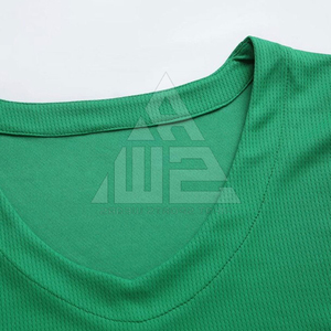 Conjuntos de Uniformes de Baloncesto Cómodos y Transpirables Hechos de Poliéster Ligero con Diseño Personalizable y Durabilidad Prolongada - Product Image 4