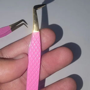 Pinzas Profesionales de Acero Inoxidable Rosa de 90 Grados para Extensión de Pestañas, Punta Fina y Suave, Antimagnéticas, 10 mm, Belleza Sostenible - Product Image 3