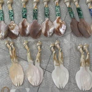 Juego de Cucharas de Concha Iridiscente, Hechas a Mano con Madreperla |   Vajilla de Lujo y Accesorios para Caviar - Product Image 3