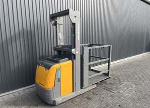 Order Picker <b>Forklifts</b> For Sale - Product Image 3