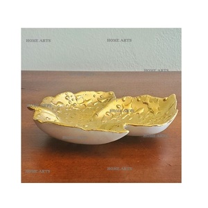 Bol décoratif en aluminium au design tendance, de la plus haute qualité, en forme de feuille, pour collations et dattes, au prix le plus bas - Product Image 1