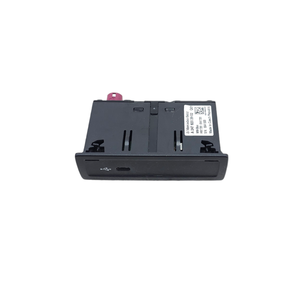 Puerto USB para Mercedes Clase A (W177) A2478203902 (18>) - Product Image 4