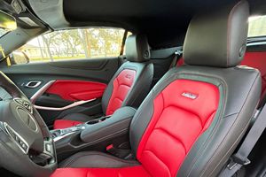 พร้อมจัดส่งปี 2023 เชฟโรเลต คามาโร 2SS คอนเวอร์ทิเบิล - Product Image 4