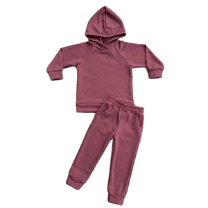 Tenue de sport élégante pour enfants Survêtement Ensemble deux pièces parfait pour garçons et filles Idéal pour tenue décontractée et athlétique Prix de gros - Product Image 6
