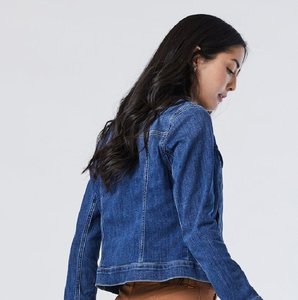 Veste en jean multicolore décontractée pour femmes Streetwear d'été à séchage rapide avec décoration de bouton étiquette personnalisée confortable - Product Image 2