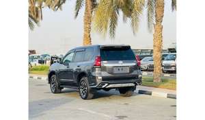 Autobús Modelo 2024 de 4.5L, 4x4, Transmisión Automática, Asientos de Cuero, Volante a la Izquierda, 5 Plazas, con Cámara Trasera de 360° y Techo Panorámico - Product Image 5