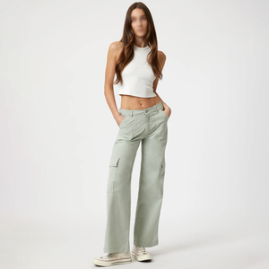 Pantalones Cargo de pierna ancha para mujer, tela de sarga suave, perfecto para transiciones de oficina a exteriores con bolsillo funcional, diseño ODM Cargo - Product Image 5
