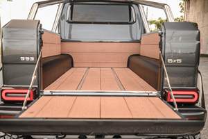 2015 G63 AMG 6x6 Conversión con Ejes Portales Inspeccionados, Interior Designo, V8 Biturbo de 5.5L, ~35,500 Millas - Product Image 4