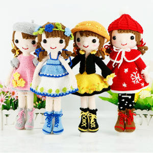 Muñeca de Ganchillo Hecha a Mano con Hilo de Algodón, Tejida a Mano, para las Cuatro Estaciones - Product Image 1
