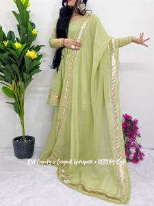 ชุดสูทกลีบดอกไม้ประกายแสงใหม่ในวันนี้พร้อมงานแพตตี้โกต้าที่สะดุดตา - Product Image 6