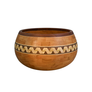 Tazón de Madera Artesanal con Patrón Geométrico Único de Cinta, Centro de Mesa Decorativo y para Servir, para Decoración Moderna del Hogar, en Oferta - Product Image 1