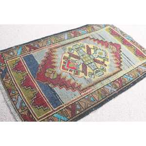 Alfombra Turca de 1.9x3.1 pies (57x93 cm), Alfombra Vintage con Estampado Animal Rojo - Product Image 1
