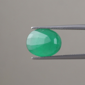 Esmeralda Natural Certificada IGI, Gema Suelta al por Mayor, 4.65 Quilates, Corte Ovalado 13x10.5mm, Verde Premium, Luz Excelente, Calidad Premium - Product Image 3