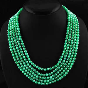 Collar de Perlas Redondas de Esmeralda Verde Intensa de 5 Filas, 522.95 CTS, Calidad AAA+, Extraída de la Tierra - EN OFERTA Cus-Jew28 - Product Image 1