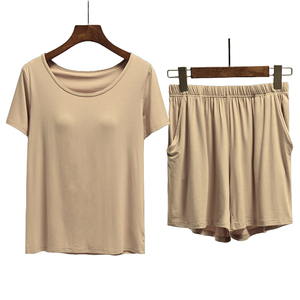 Ensemble de pyjama court en coton de bambou biologique imprimé sur mesure pour femmes vêtements de nuit respirants pour femmes avec fermeture à cordon. - Product Image 3