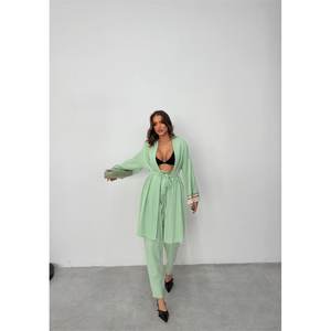 ชุดกิโมโนผู้หญิง Mint พร้อมผ้าคลุมไหล่แบบมีชายครุย ชุดกิโมโนและเสื้อคลุมแบบมีชายครุยสุดหรู - Product Image 4