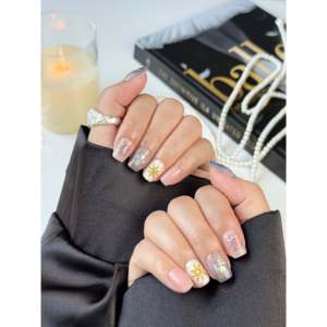 Shell Muse Press-On Nail Art, design élégant en forme de coquille pour l'amélioration des ongles - Product Image 3