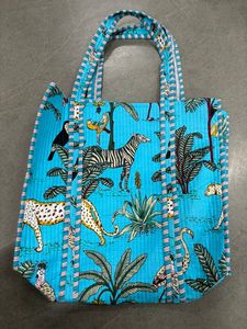 Bolso de hombro acolchado Duffle Tote Ecológico Algodón Mano Jungle Print Sostenible Boho Beach Weekend Shopping Accesorio de moda - Product Image 5