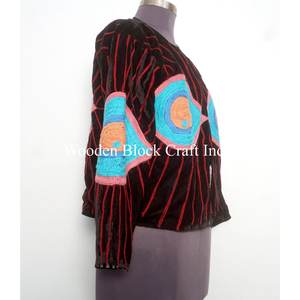 Chaqueta de Invierno de Terciopelo con Bordado Suzani Hecho a Mano de Moda, Chaqueta Corta Suzani para Mujer, Talla Única, Chaqueta Corta para Mujer para Fiestas - Product Image 4