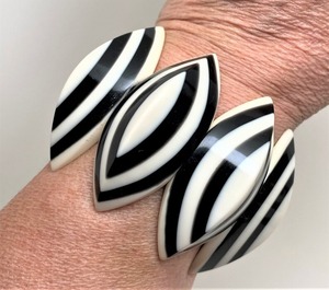 D-Design Bracelet de mode en résine pour la méditation, le yoga, la pratique spirituelle-pour l'amélioration spirituelle - Product Image 1