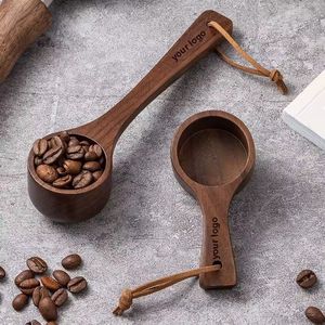 Cuchara de café de madera con acabado natural que proporciona porciones equilibradas, ideal para los amantes del café expreso y la prensa de filtro, para uso diario. - Product Image 4
