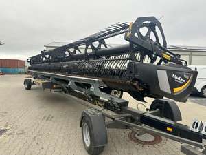 MacDon FD 140 Flexdraper - Product Image 1