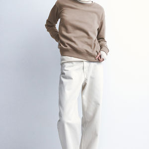 Vente en gros de vêtements de sport respirants imprimés avec logo personnalisé pour femmes, ensemble de shorts 100% coton, sweatshirts, shorts et badges de décoration pour l'hiver - Product Image 2