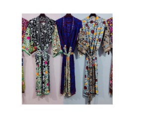 เสื้อคลุมกิโมโนปักลาย Phulkari เสื้อแจ็คเก็ตแฟชั่นโบฮีเมียนปักลายด้วยด้ายหลากสี - Product Image 1