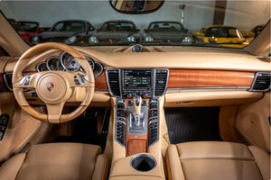 Asequible para Conducir |   CONDUCCIÓN IZQUIERDA |   Volante a la derecha |   Porsche Panamera 4S 2010 - Product Image 5