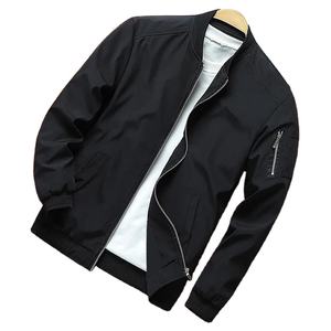 แจ็คเก็ตบอมเบอร์มีฮู้ดสำหรับผู้ชาย, แจ็คเก็ตลำลองเข้ารูปกันลมกันน้ำแขนยาว - Product Image 1