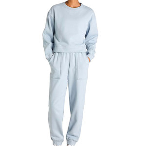 Trajes Deportivos para Mujer de Primera Calidad, Ajustados, Hechos de Algodón y Poliéster - Product Image 1