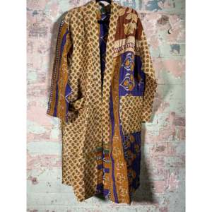 Kimono Kantha Reversible Vintage, Bordado a Mano, Doble Capa, Costura en Contraste, Estilo Rústico, Duradero y Elegante, Accesorio de Ropa - Product Image 4