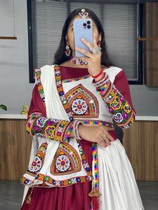 Lehenga choli gamthi ทำงานกับ patta ชั้นและงานกระจกจริงสำหรับผู้หญิงอินเดียสวมใส่ในเทศกาล navratri - Product Image 5