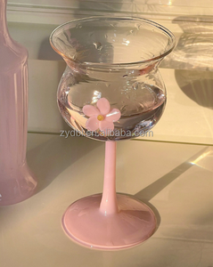Venta al por mayor de <span class=keywords><strong>copas</strong></span> de vino personalizables de fábrica <span class=keywords><strong>con</strong></span> patrones decorativos para regalos de vacaciones - Product Image 1